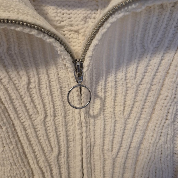 Olive and Oak half zip Woman’s Sweater - Picture 3 of 3